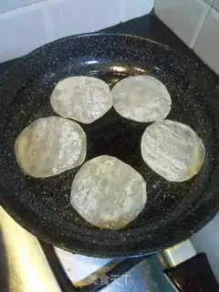 Make Pizza dumplings step 1