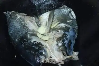 Make Fish head soup step 3