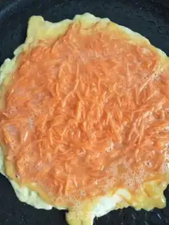 Make Carrot fried eggs step 1