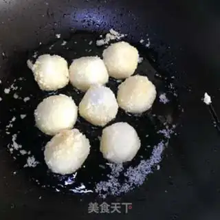 Make A chocolate ball of rice cheese step 6