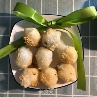 Make A chocolate ball of rice cheese step 7