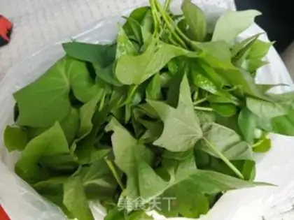 Make Garlic potato leaves step 0