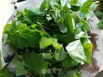 Make Garlic potato leaves step 1