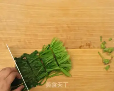 Make Spinach fried eggs step 3
