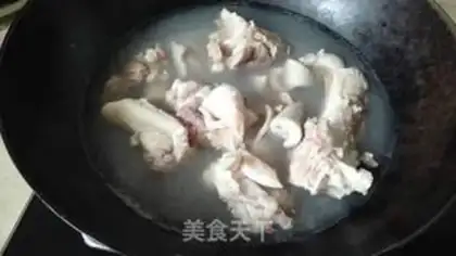 Make A radish lamb soup step 0