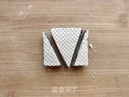 Make Simulating ice cream cupcakes step 7