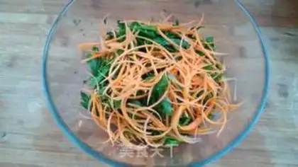 Make Garlic celery leaves step 1