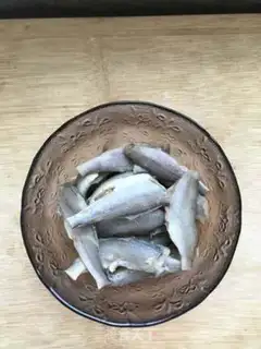 Make Dried yellow fish step 0