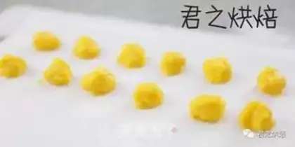 Make Milk moon cake step 19