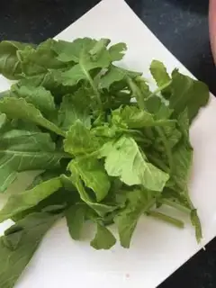 Make The radish moth, the sea gin salad step 1