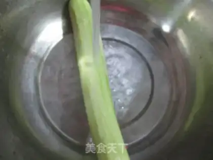 Make Tomatoes and noodles step 1