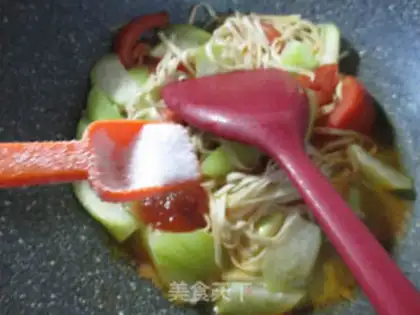 Make Tomatoes and noodles step 8