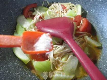 Make Tomatoes and noodles step 9