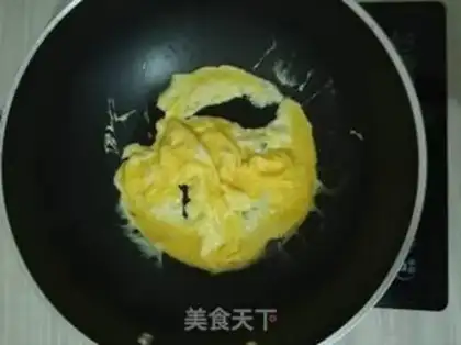 Make Tomato egg noodles step 1