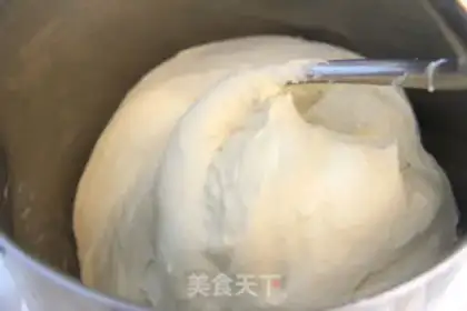 Make Japanese salt rolls step 1