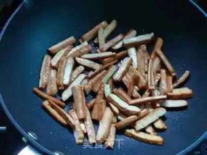 Make Garlic spicy and dry step 3