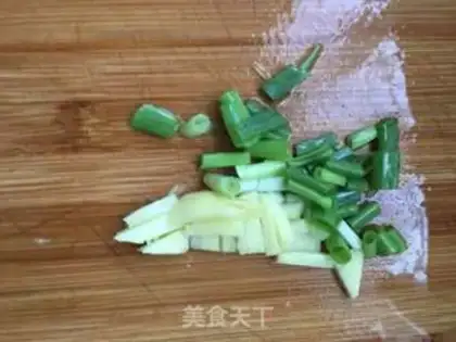 Make Ginger onions for sea crabs step 2