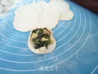 Make Pork egg spinach dumplings step 6