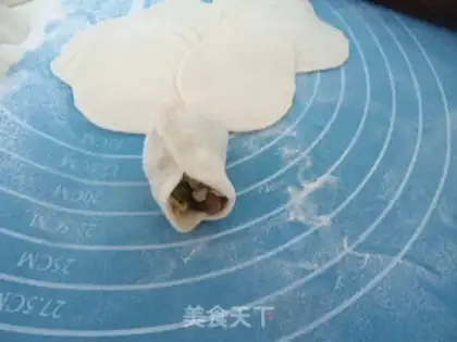 Make Pork egg spinach dumplings step 7