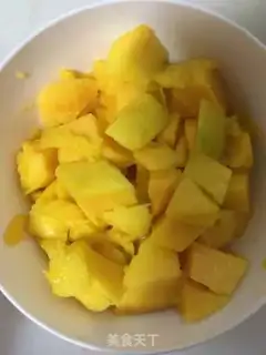 Make Fresh honey mango juice step 0