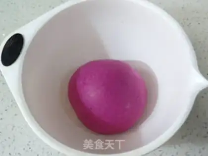 Make Flamingo coconut heart bread step 6