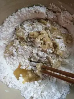 Make A lunar cake step 1