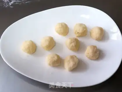 Make Flamingo coconut heart bread step 11