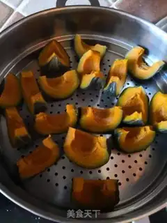 Make Pumpkin cake step 1