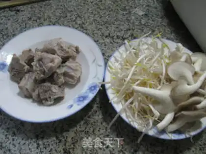Make Soo-jeong mushroom green bean sprouts step 0