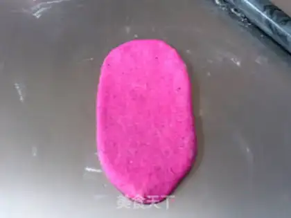Make Flamingo coconut heart bread step 14