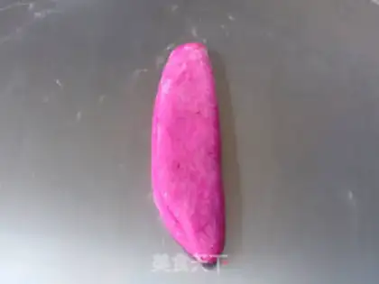 Make Flamingo coconut heart bread step 15