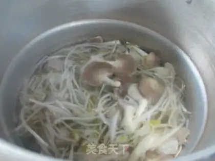 Make Soo-jeong mushroom green bean sprouts step 5