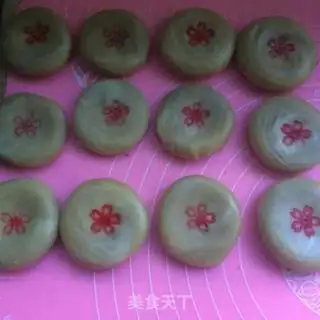 Make A lunar cake step 12