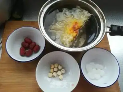 Make Silver-eared omelet step 0