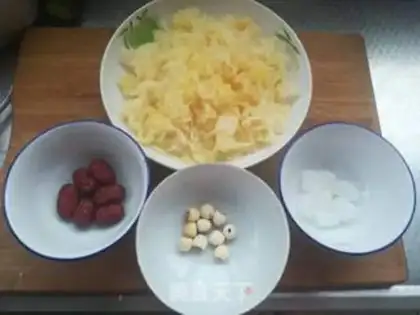 Make Silver-eared omelet step 1