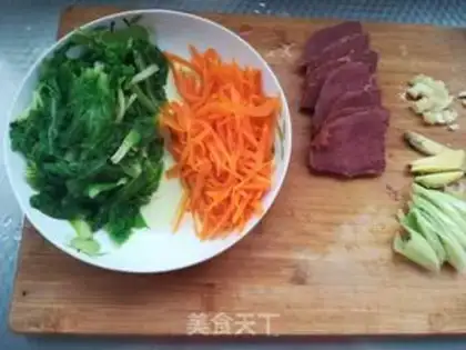 Make Cracker beef noodles step 2