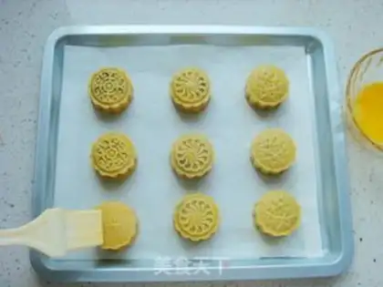 Make Bean-saloon mooncake step 9