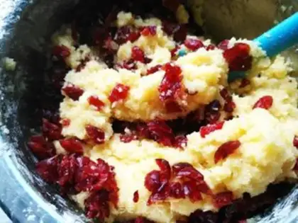 Make Coconut cranberry mooncake step 4