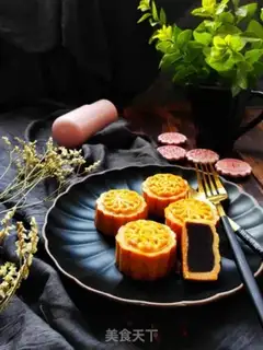 Make Bean-saloon mooncake step 12
