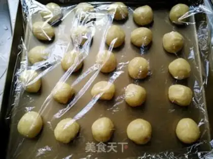 Make Coconut cranberry mooncake step 8