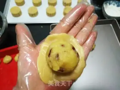 Make Coconut cranberry mooncake step 10