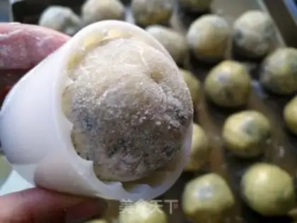 Make Coconut cranberry mooncake step 12