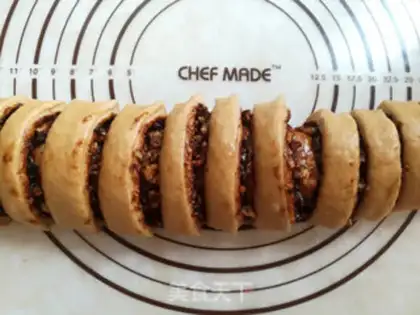 Make Red sugar cinnamon pecan hand tore bread step 12