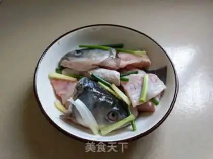 Make Fishhead broccoli soup step 1