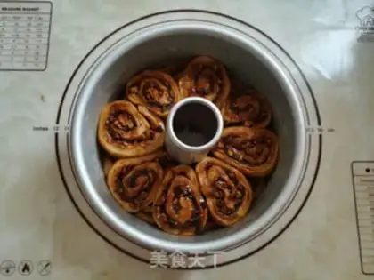 Make Red sugar cinnamon pecan hand tore bread step 14
