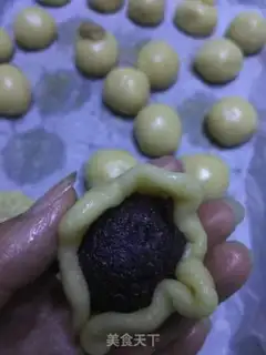 Make A wide moon cake step 3