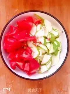 Make Pumpkin tomato fried eggs step 0