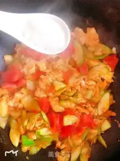 Make Pumpkin tomato fried eggs step 4