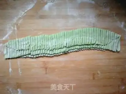 Make Tomato egg spinach noodles step 9