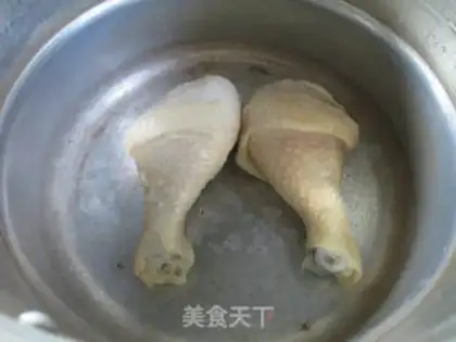 Make Soo-jeong-goo chicken leg soup step 1